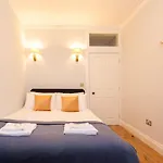 Luxurious, Modern 1BR Apartment near Castle
