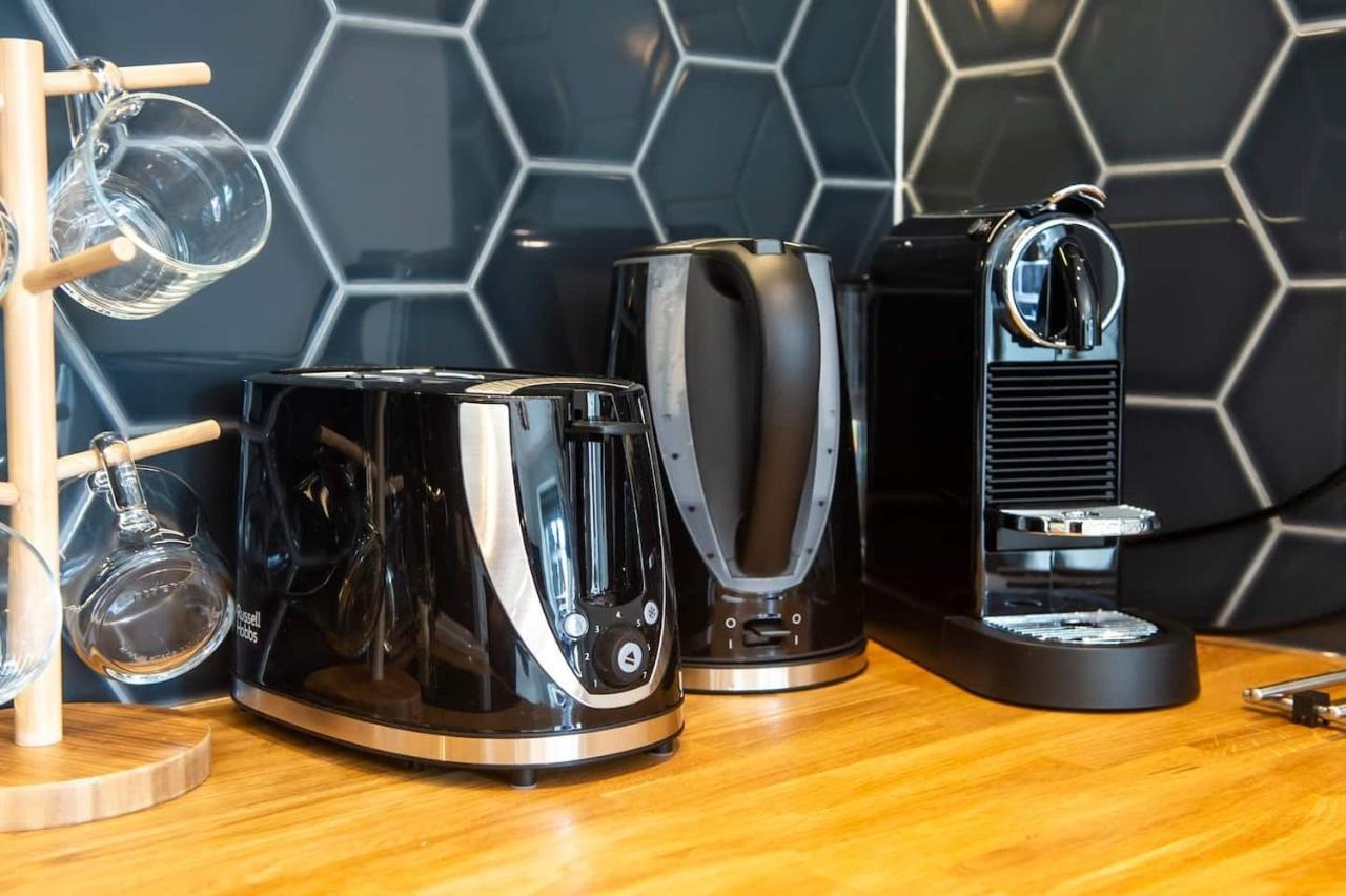 Luxurious, Modern 1br Near Castle