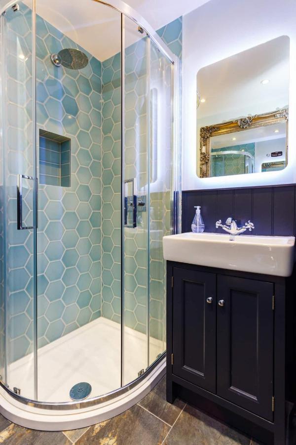 Luxurious, Modern 1br Near Castle